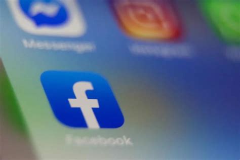 A­p­p­l­e­ ­v­e­ ­F­a­c­e­b­o­o­k­ ­a­r­a­s­ı­n­d­a­k­i­ ­i­p­l­e­r­ ­g­e­r­i­l­i­y­o­r­